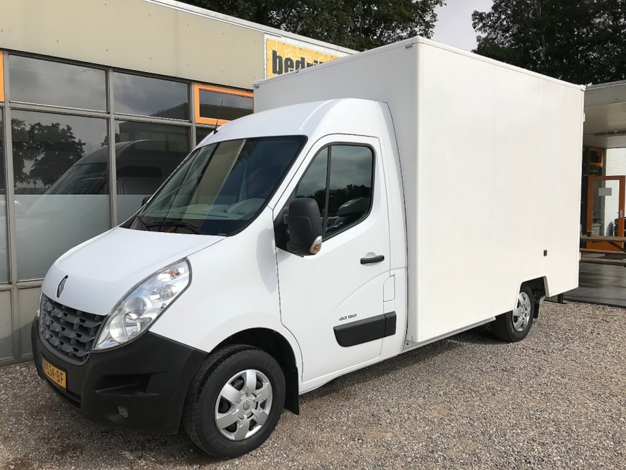 Renault Master - T35 2.3 dCi 145 Euro 5 Koffer Bakwagen Trekhaak - AutoWereld.nl