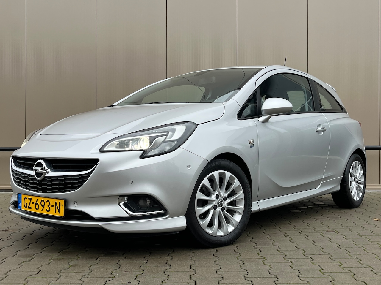 Opel Corsa - 1.0 Turbo Cosmo Opel Corsa 1.0T 90PK Cosmo OPC-line | LED | Clima | Camera - AutoWereld.nl