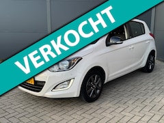 Hyundai i20 - 1.2 HP i-Motion 77.000 km Nap / Facelift / Led