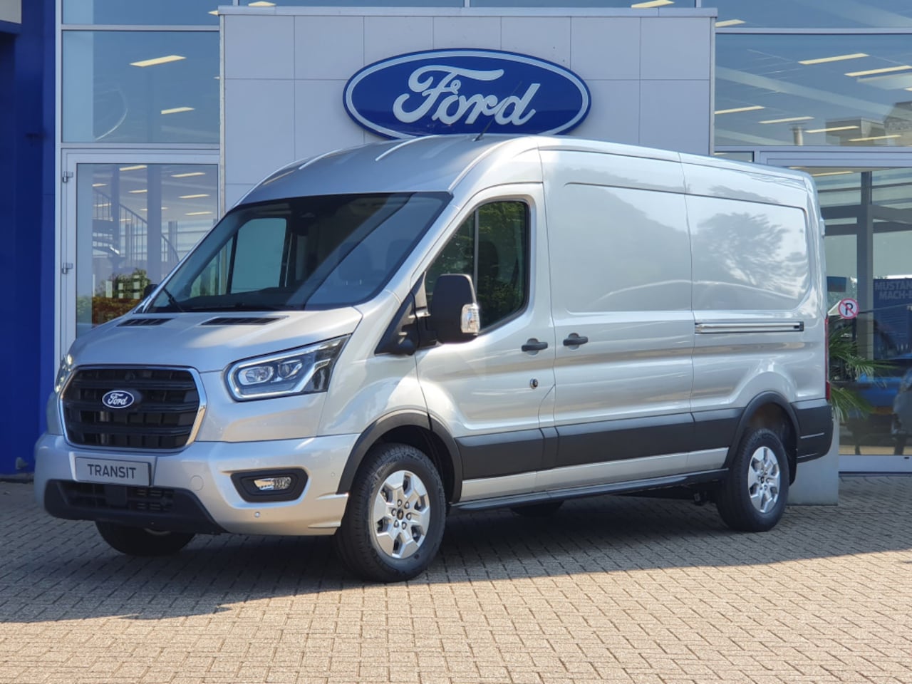 Ford Transit - 350 2.0 165 pk TDCI L3H2 Automaat Limited | € 7.350,- Voorraad Voordeel | Trekhaak | Stoel - AutoWereld.nl