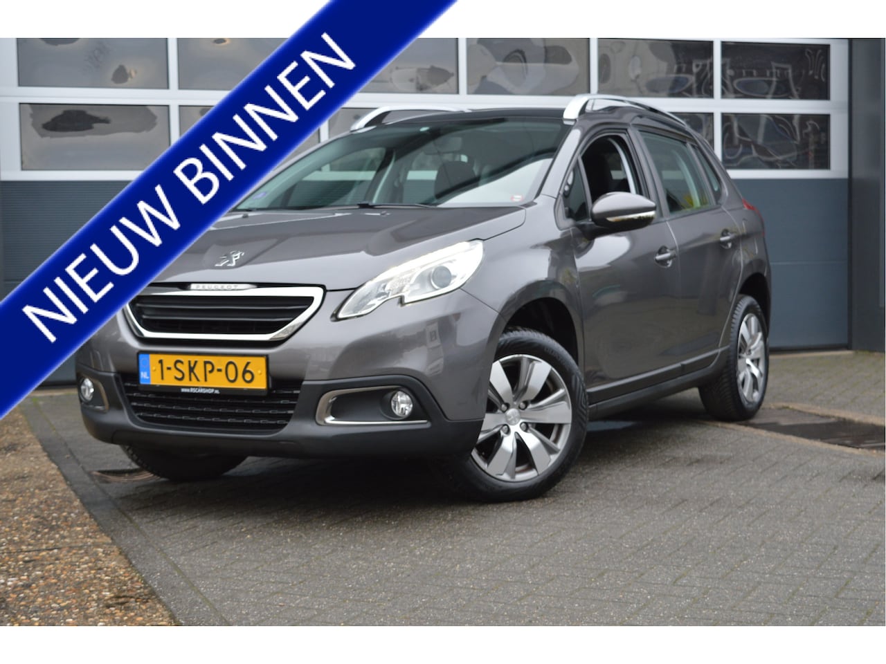 Peugeot 2008 - 1.2 VTi Active | Pano/Navi/airco/trekhaak | Nieuwe riem in 2023 | - AutoWereld.nl