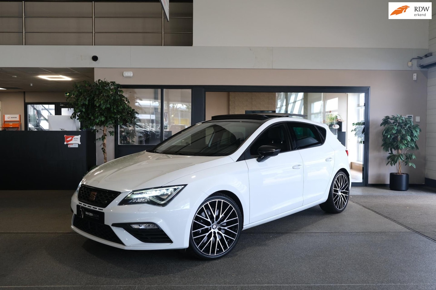 Seat Leon - 2.0 TSI CUPRA 290PK Pano Virtual Navi Cruise - AutoWereld.nl