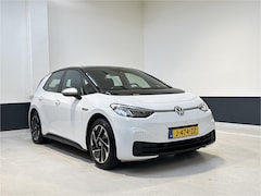 Volkswagen ID.3 - First 58 kWh | Navi | Apple Carplay | Stoelverwarming| NL| 1 Eig |