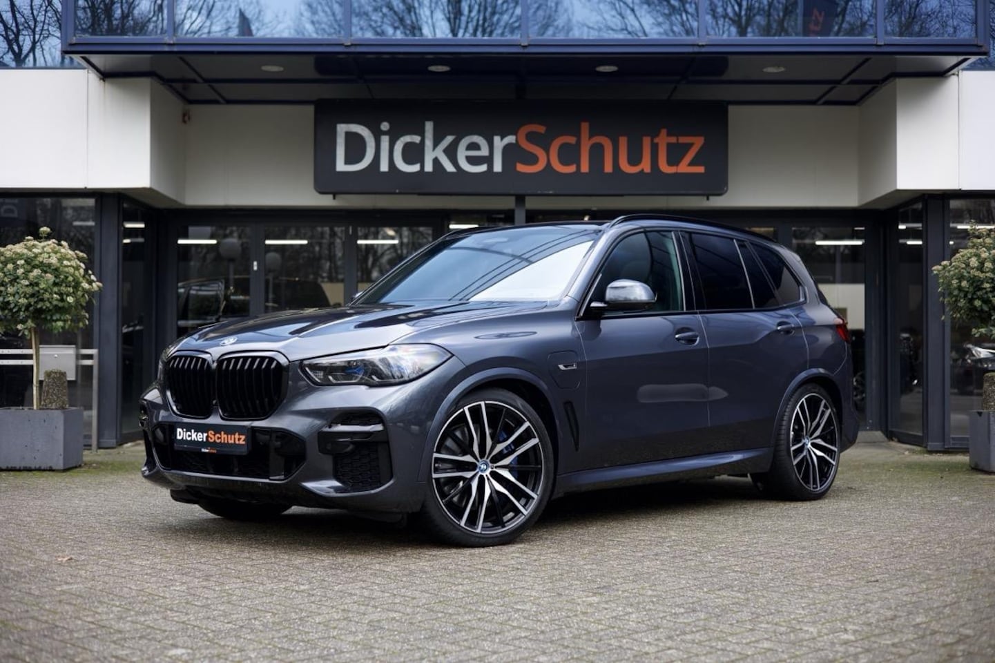 BMW X5 - XDrive45e M Sport | Pano | Trekhaak - AutoWereld.nl