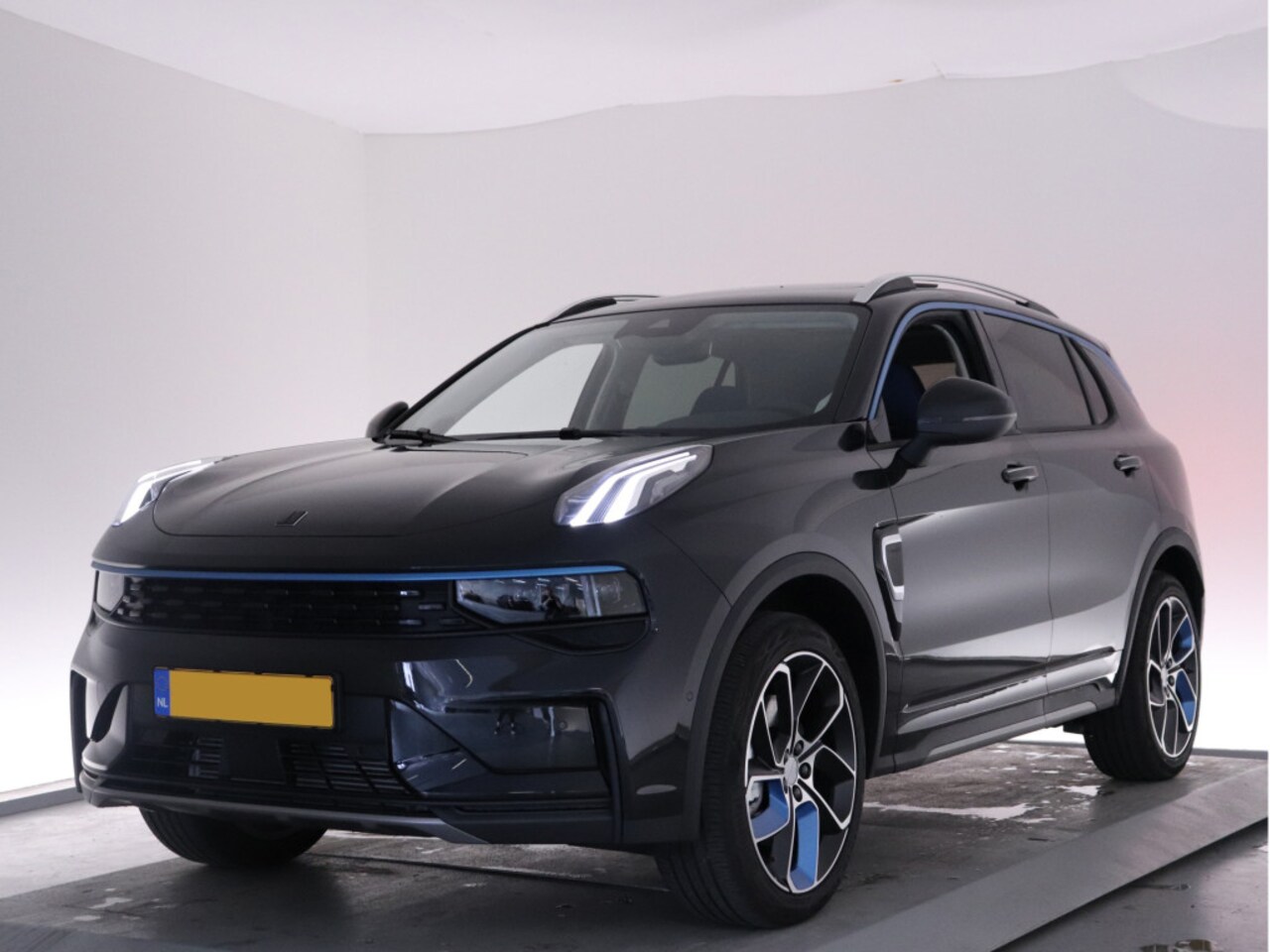 Lynk & Co 01 - PHEV Plug-in Hybrid | 70km elektrisch rijden - AutoWereld.nl