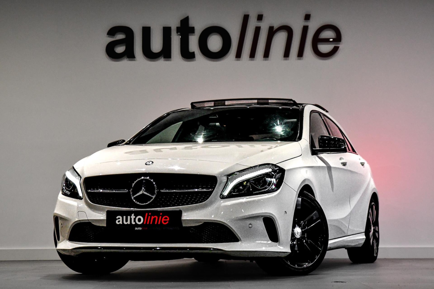 Mercedes-Benz A-klasse - 200 Ambition Night ed. Panorama, Led, Stoelvw, PDC, Cruise! - AutoWereld.nl