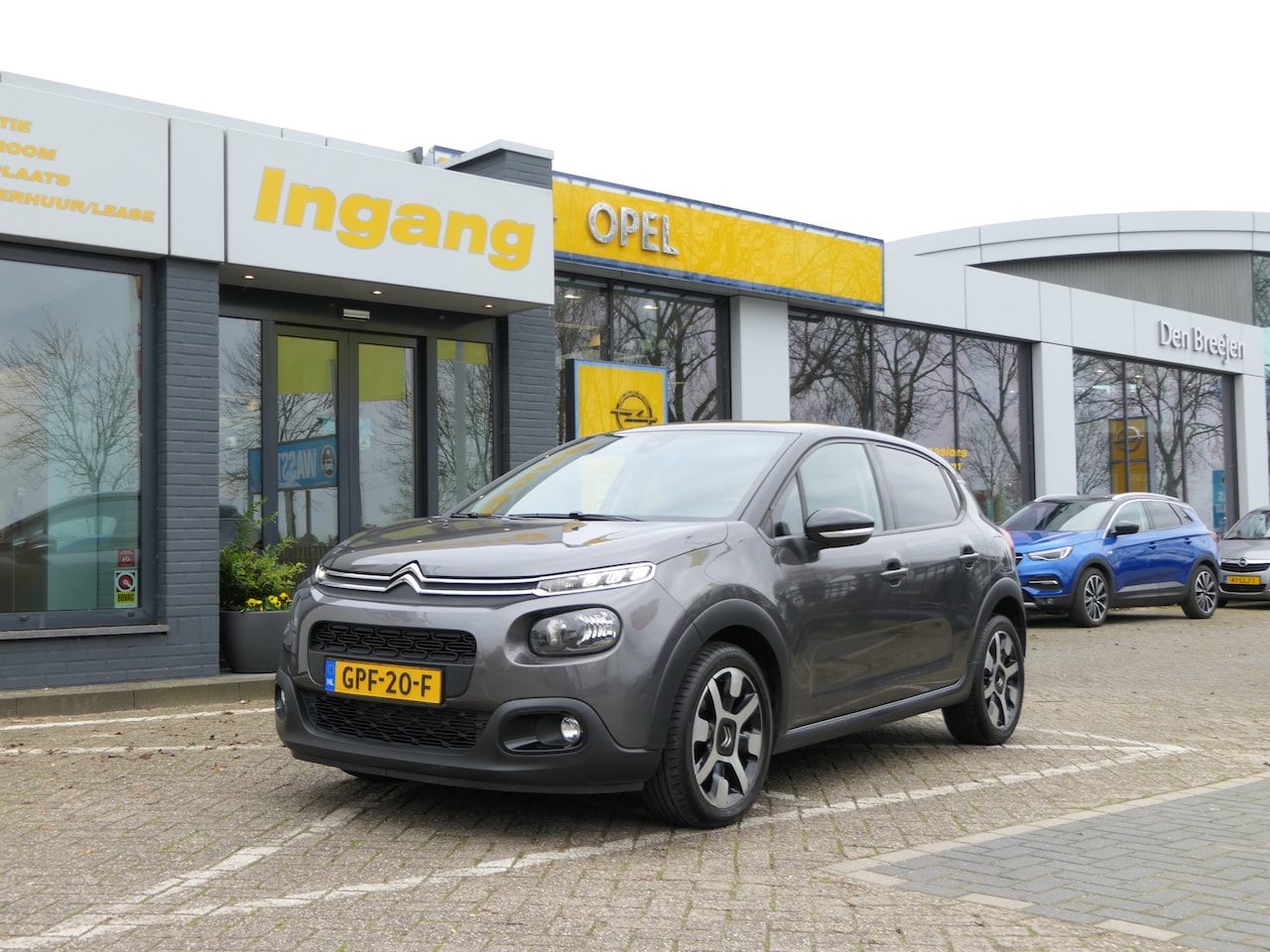 Citroën C3 - 1.2 PureTech S&S Shine | Panoramadak | Stoelverwarming | 17'' LMV - AutoWereld.nl