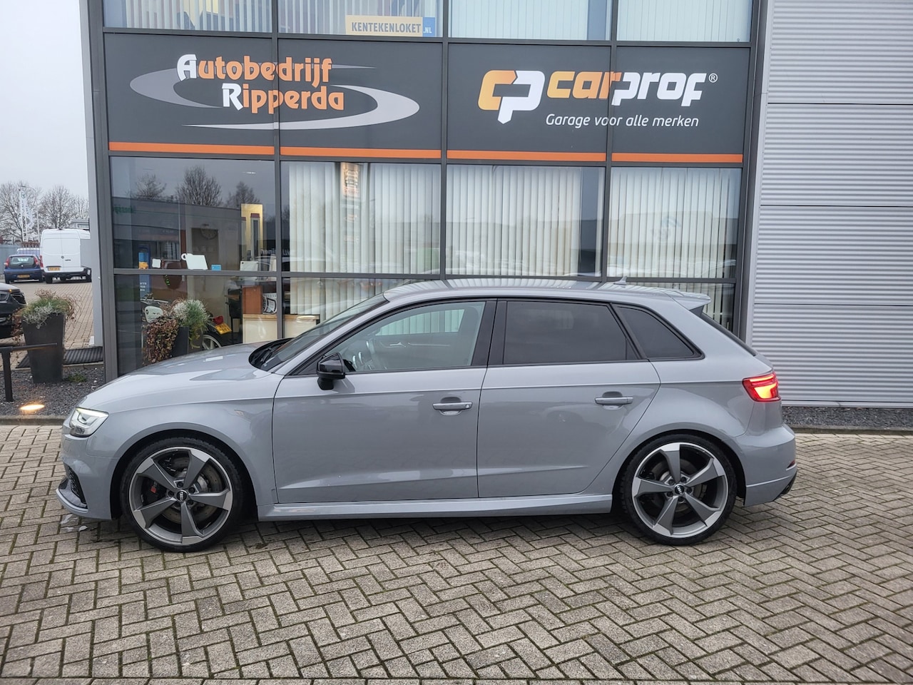 Audi A3 Sportback - 2.5 TFSI RS 3 quattro 2.5 TFSI RS 3 quattro - AutoWereld.nl