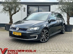 Volkswagen Golf - 1.4 TSI GTE Panorama Digital Cockpit Leder Camera LED