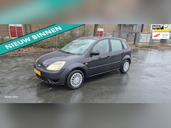 Ford Fiesta - 1.4-16V First Edition LEUKE AUTO ZO INGERUILD DUS ZO WEG PRIJSJE