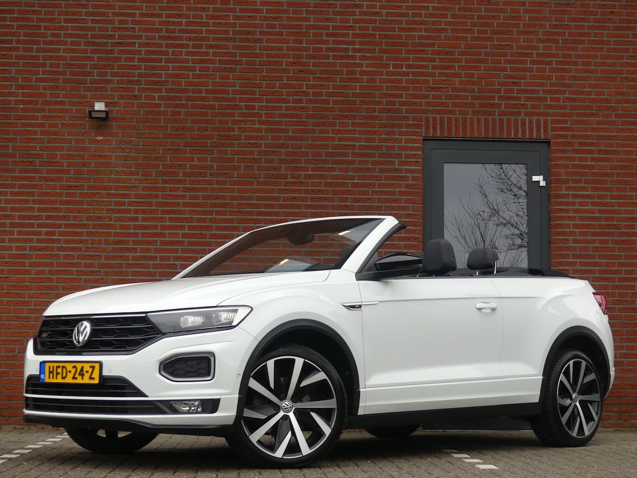 Volkswagen T-Roc Cabrio - 1.5 TSI R-Line / Black Edition / Full options! - AutoWereld.nl