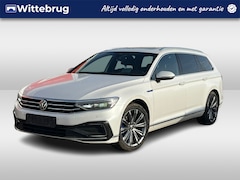 Volkswagen Passat Variant - 1.4 TSI 218 PHEV GTE DSG Automaat Panoramadak / Navigatie / Parkeersensoren / Trekhaak