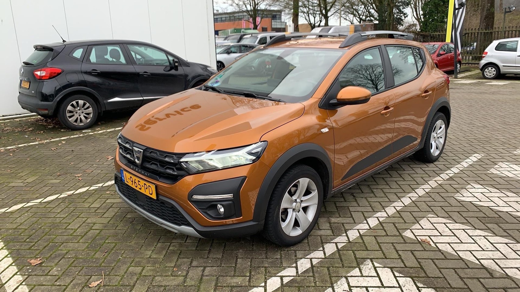 Dacia Sandero Stepway - 1.0 TCe 90 Comfort | Automaat | Navigatiesysteem | Automatische airconditioning - AutoWereld.nl