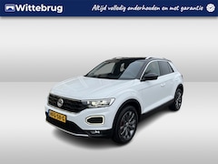 Volkswagen T-Roc - 1.5 TSI Sport / AUTOMAAT/ DIGITAL DASH/ ADAPT-CRUISE/ NAVI/ APP-CONNECT/ PARK. SENSOREN +