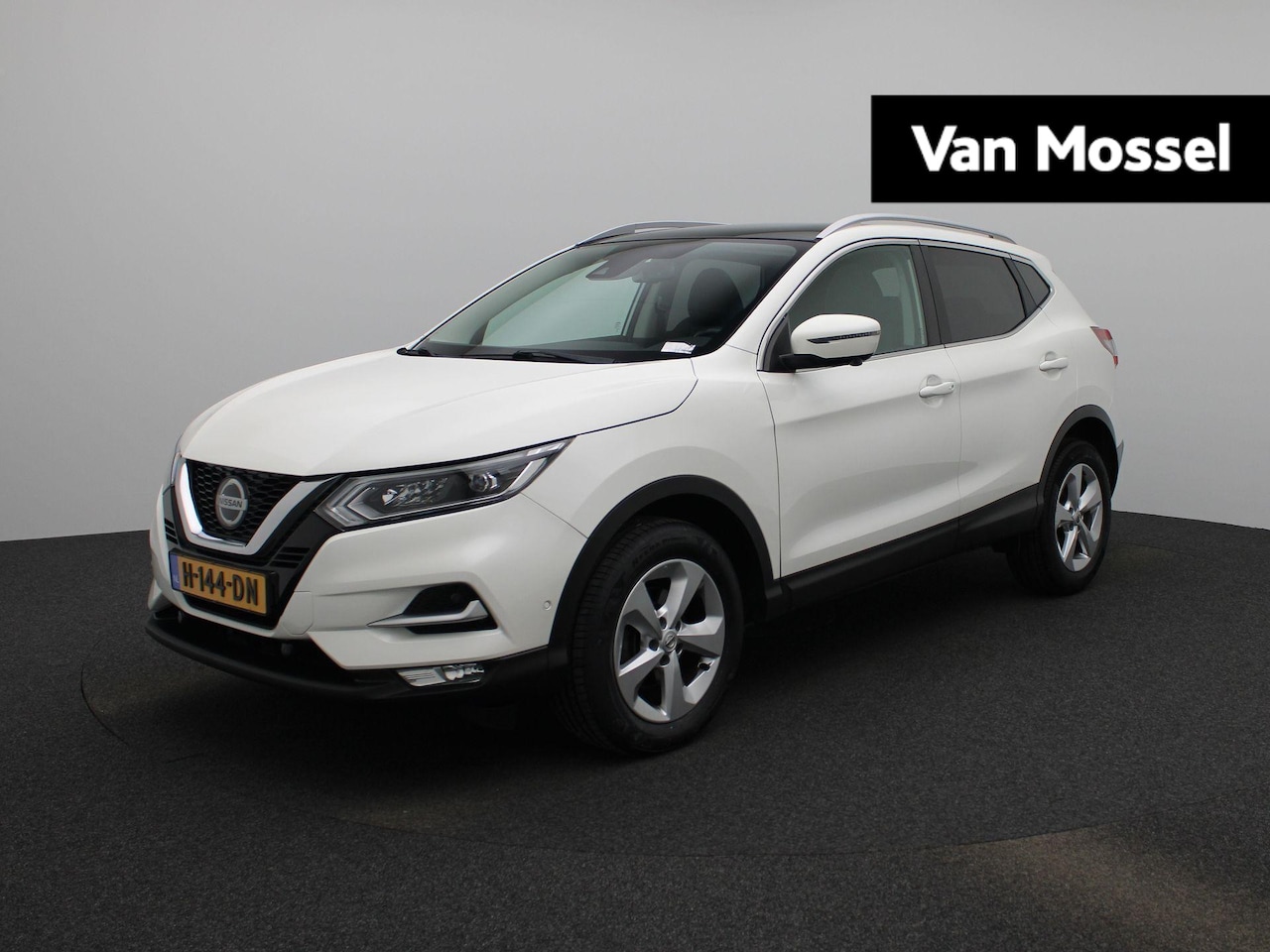 Nissan Qashqai - 1.3 DIG-T Business Edition | PANORAMADAK | HALF-LEDER | NAVIATIE | PARKEERSENSOREN - AutoWereld.nl