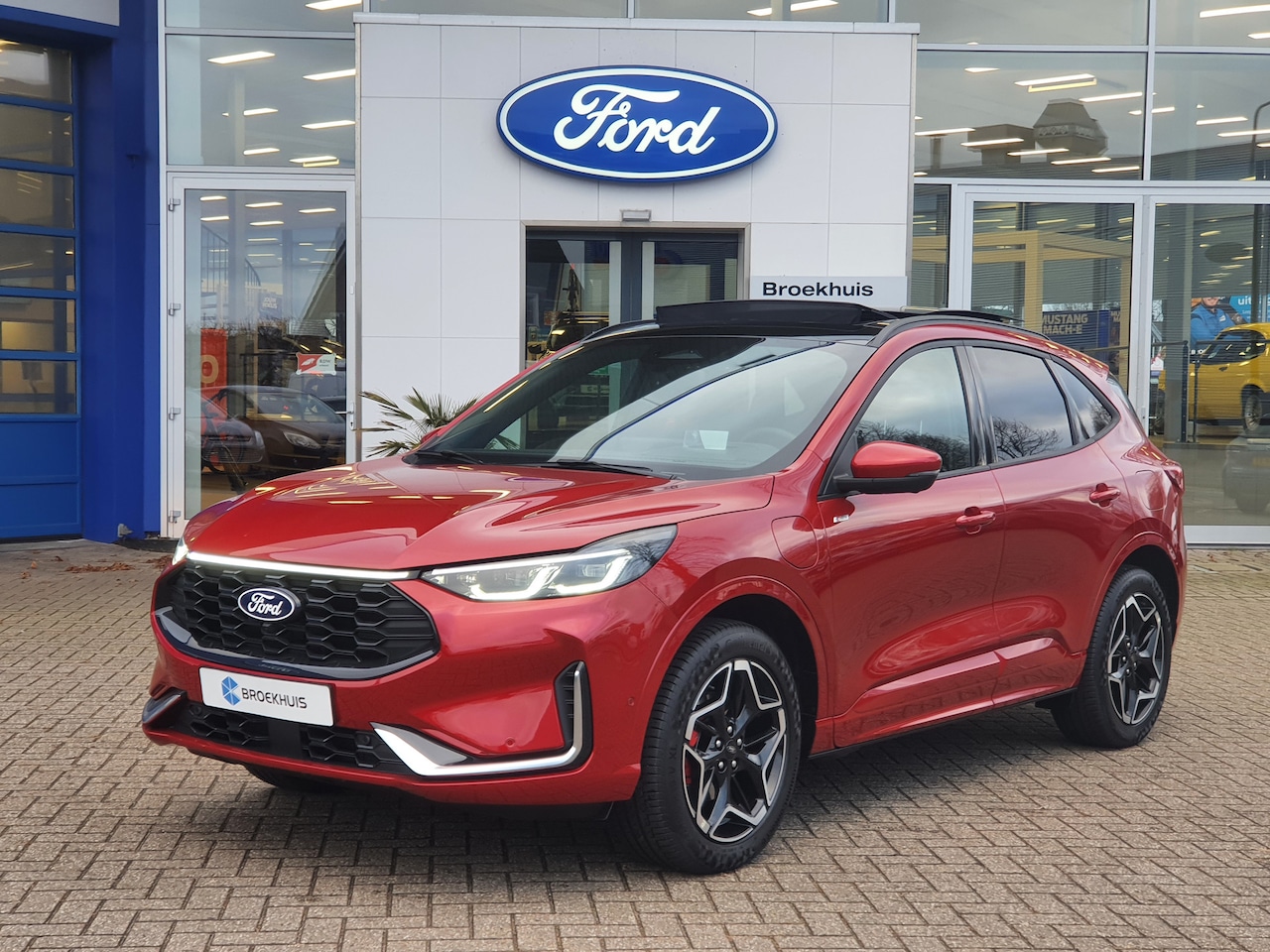 Ford Kuga - 2.5 PHEV ST-Line X | Panoramadak | lichtmetalen velgen 19" - AutoWereld.nl