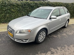 Audi A4 Avant - 2.0 renct 4 nieuwe banden