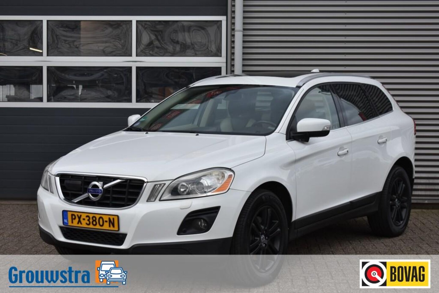 Volvo XC60 - 3.0 T6 AWD SUMMUM / NAVI / STOELVERWARMING / ACHTERUITRIJCAMERA - AutoWereld.nl