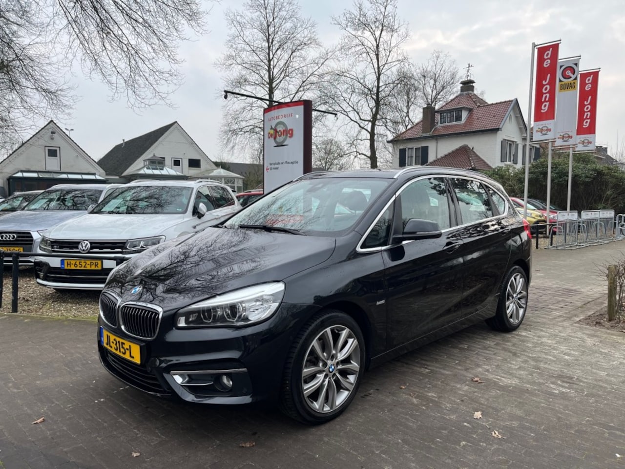 BMW 2-serie Active Tourer - 220I HIGH EXECUTIVE AUT. 192PK / LEDER / CAMERA / TREKHAAK / 18' - AutoWereld.nl