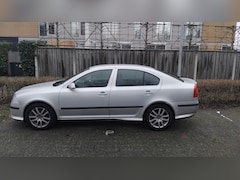 Skoda Octavia - 2.0 FSI Elegance