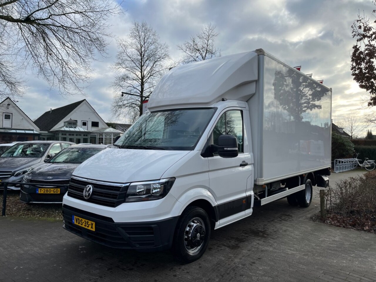 Volkswagen Crafter - 50 2.0 TDI L4H4 DL HIGLINE 3-PERS. BAKWAGEN / LAADKLEP / 177PK - AutoWereld.nl