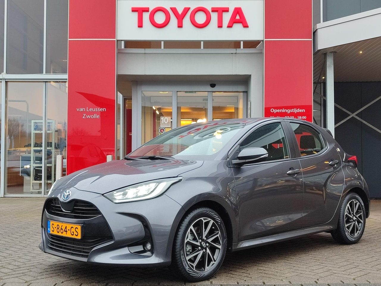 Toyota Yaris - 1.5 Hybrid Dynamic 4S-BANDEN KEYLESS LED 16' LM-VELGEN CAMERA APPLE/ANDROID CLIMA AD-CRUIS - AutoWereld.nl