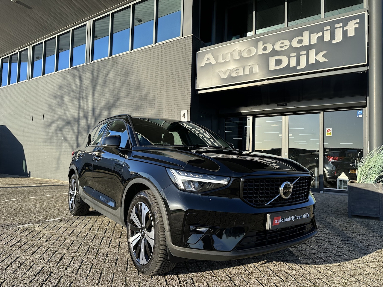 Volvo XC40 - 1.5 T5 Plug-in hybrid Ultimate Dark - AutoWereld.nl