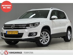 Volkswagen Tiguan - 1.4 TSI Sport&Style/ D-Ketting Verv/ Trekhaak/ Alcantara/ Apple + Android/ Navi/ Clima/ Cr