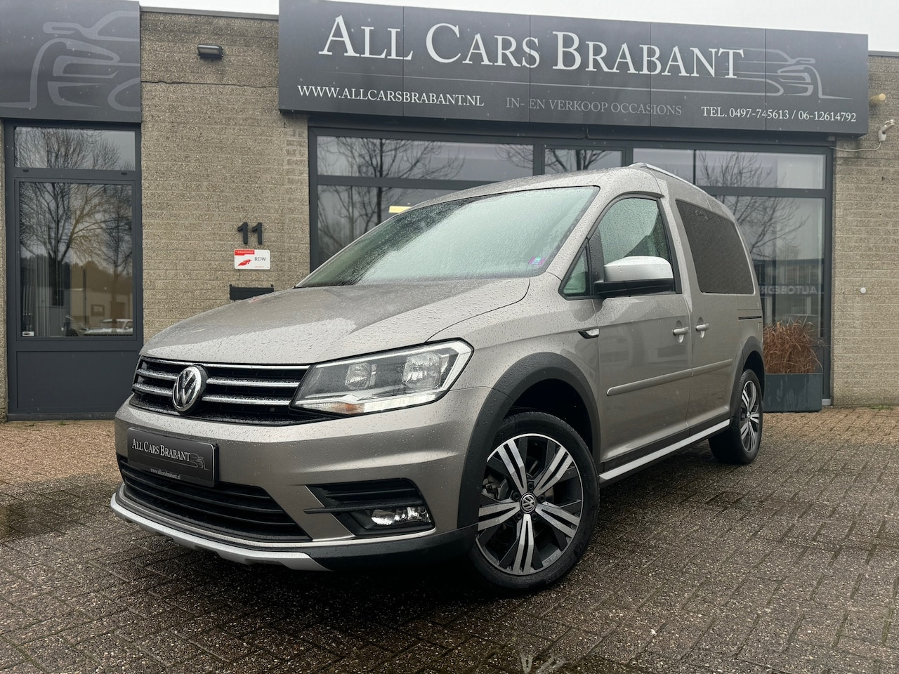 Volkswagen Caddy - 1.4 TSI AllTrack / 4x4 / nieuwstaat/ 5 persoons - AutoWereld.nl