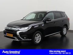 Mitsubishi Outlander - 2.4 PHEV Pure | Camera | Carplay | Cruise control | Zondag open