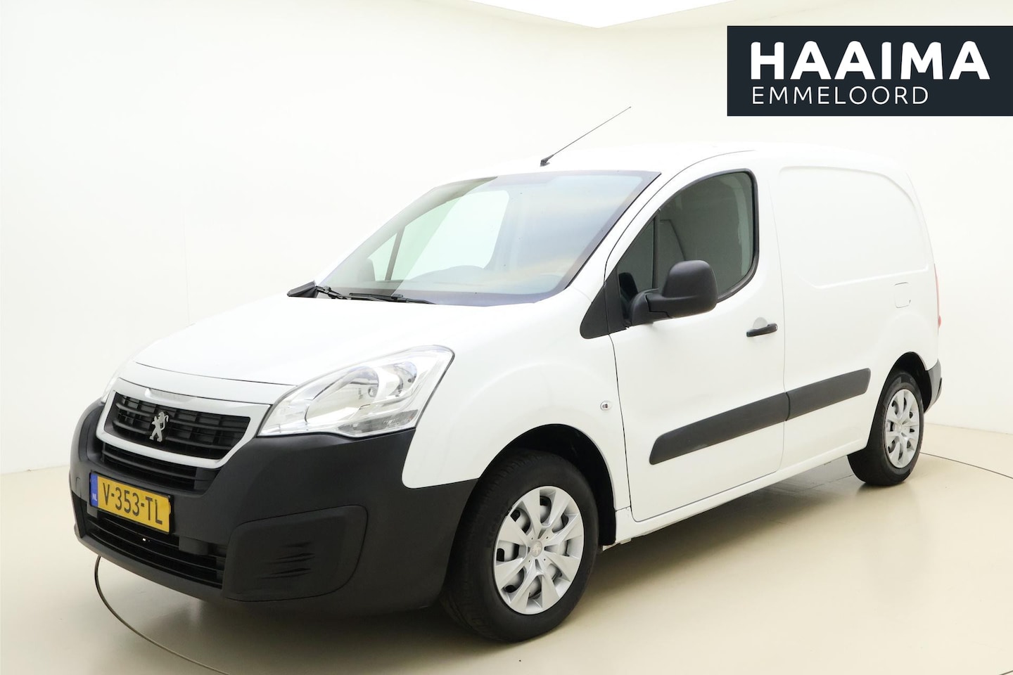 Peugeot Partner - 120 1.6 BlueHDi 75 L1 Premium | Airconditioning | Parkeersensoren | Cruise Control | Elekt - AutoWereld.nl