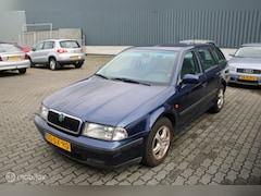 Skoda Octavia Combi - 2.0 SLX