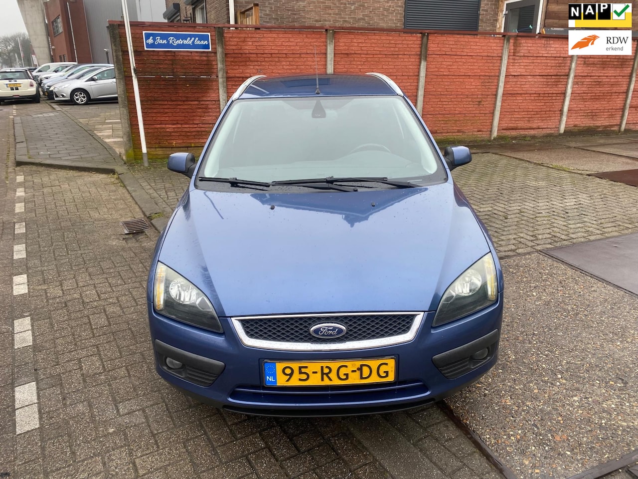 Ford Focus Wagon - 1.6-16V First Edition 1.6-16V First Edition - AutoWereld.nl