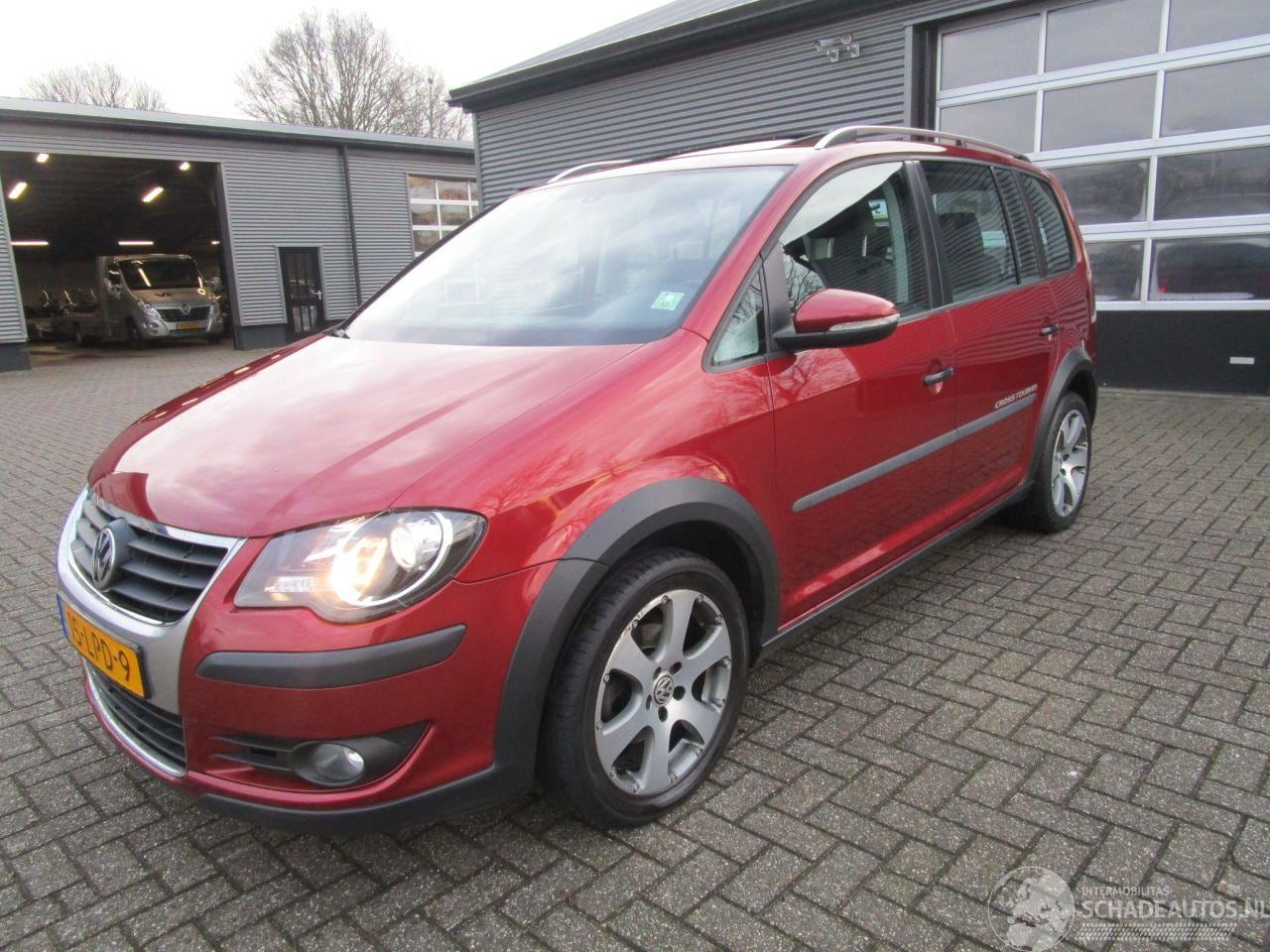 Volkswagen Touran - 1.4 TSI Cross Touran 7pers - AutoWereld.nl