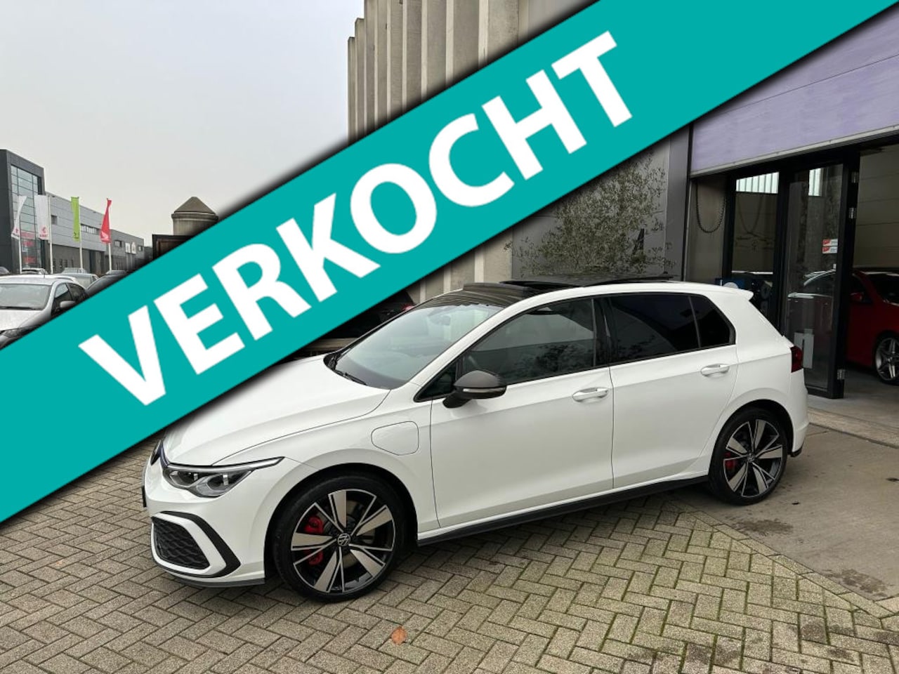 Volkswagen Golf - 1.4 eHybrid GTE PANO! 18INCH! LED! INRUIL MOGELIJK! - AutoWereld.nl