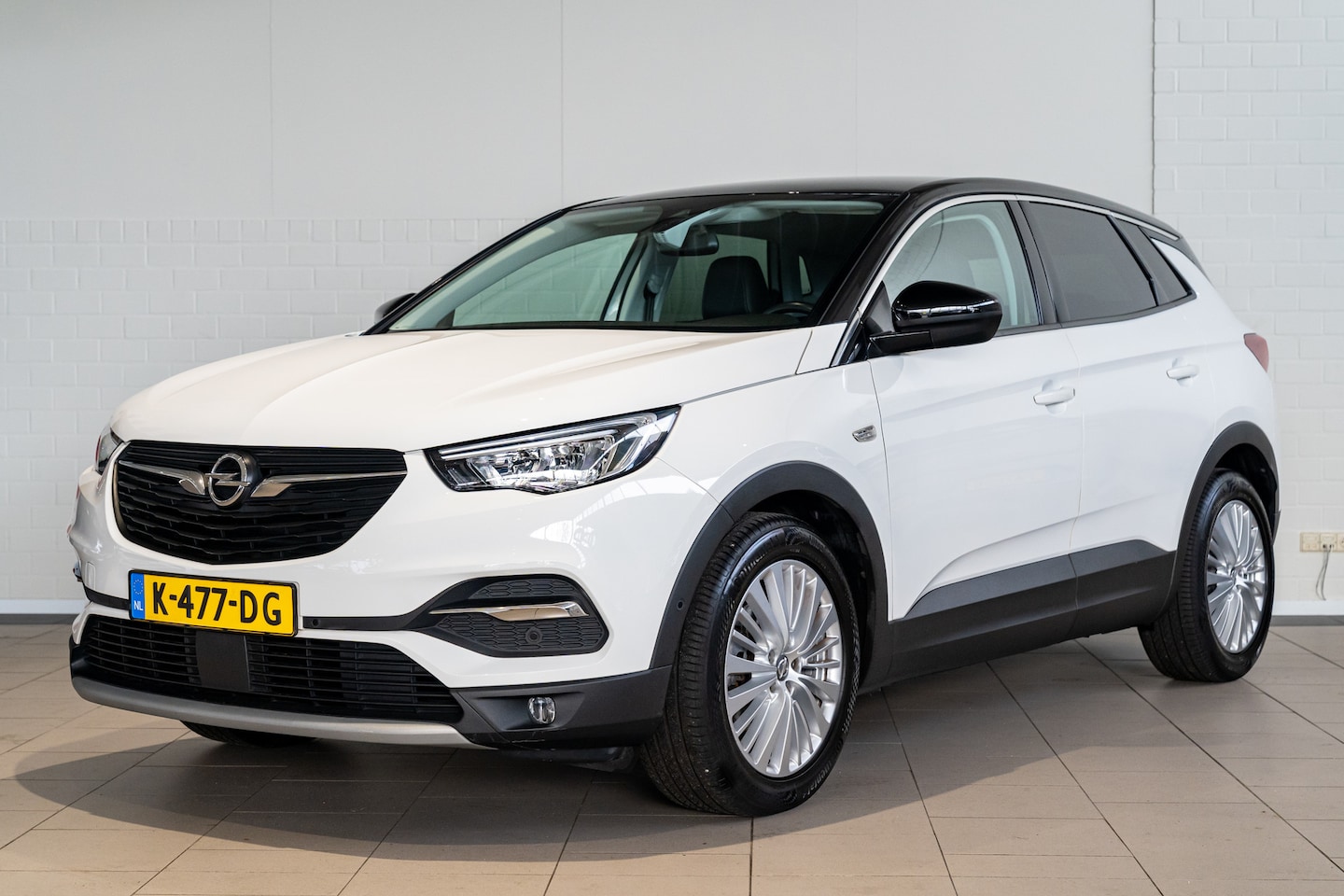 Opel Grandland X - 1.2 Turbo Innovation | Camera | Climate control | Navigatie | AGR Stoel | - AutoWereld.nl