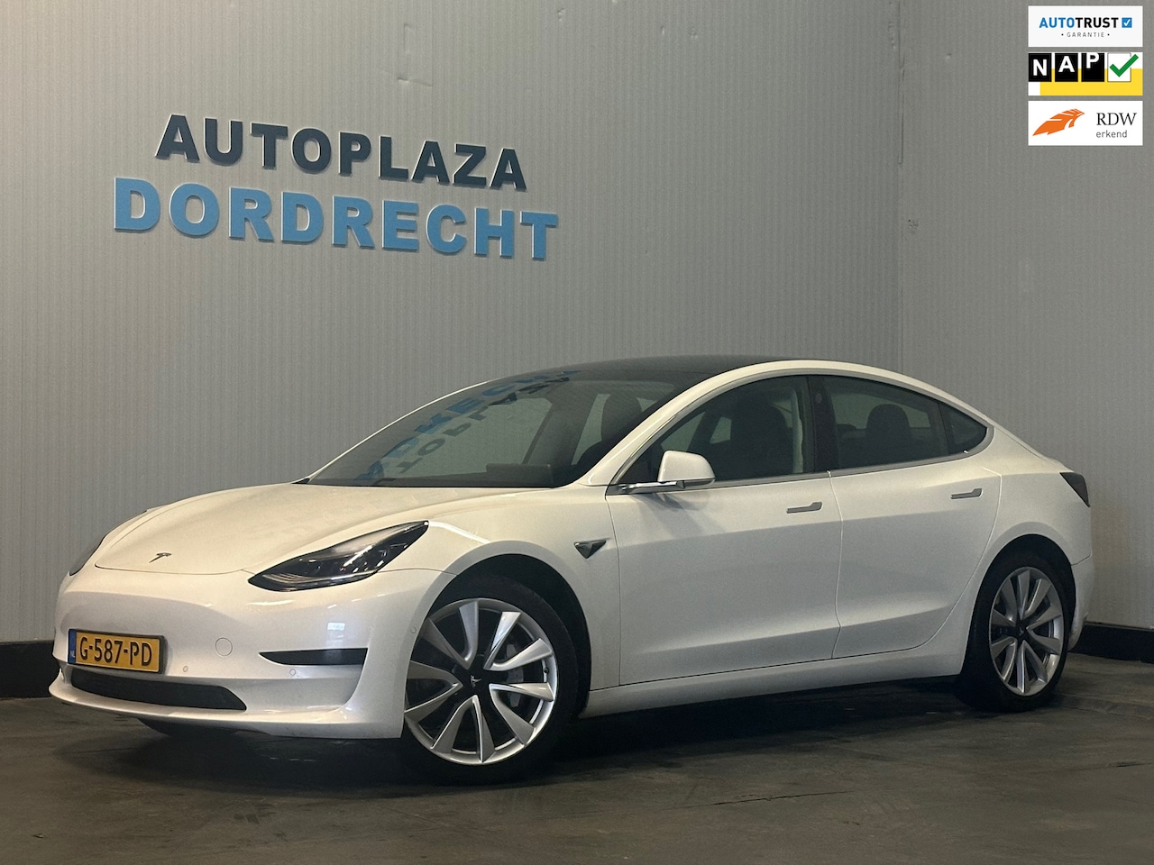 Tesla Model 3 - Standard RWD Plus 60 kWh AUTOPILOT - AutoWereld.nl