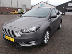 Ford Focus - 1.0 First Edition let op motor loopt goed (twee cylinders)