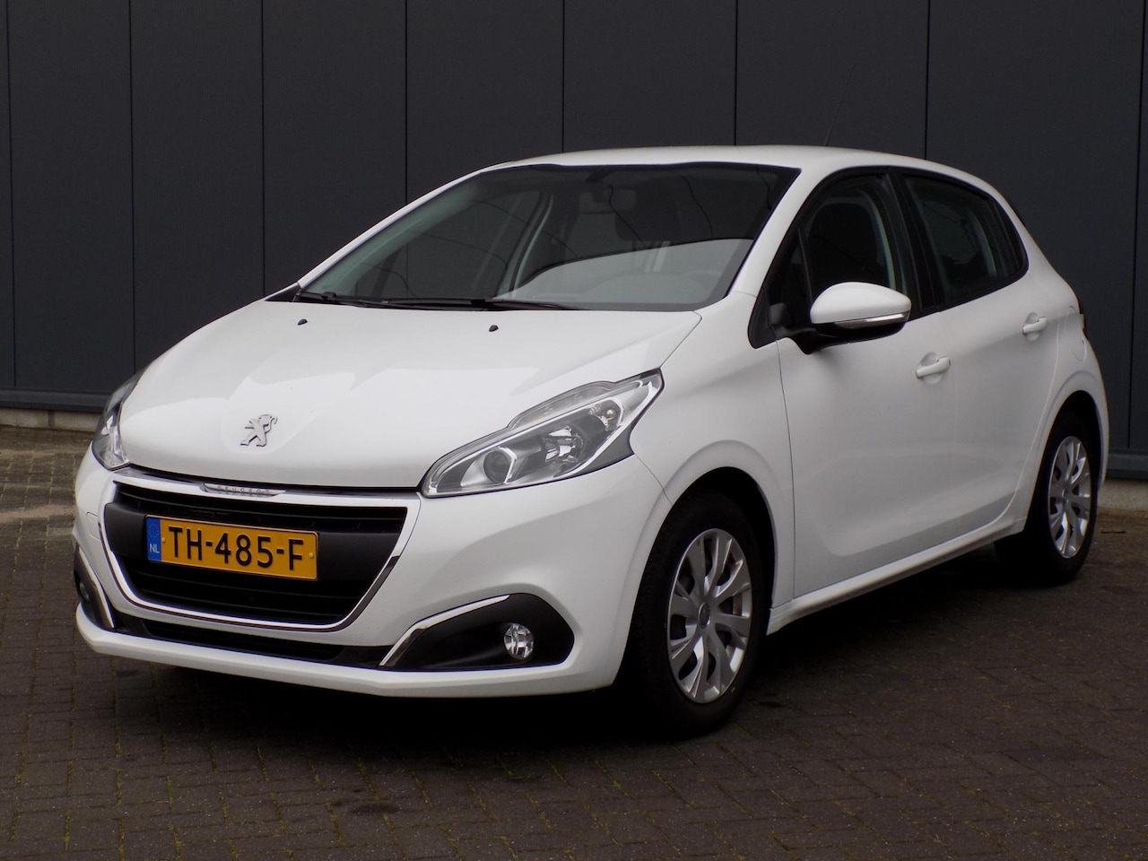 Peugeot 208 - 1.2 PureTech Blue Lion Cruise control - AutoWereld.nl