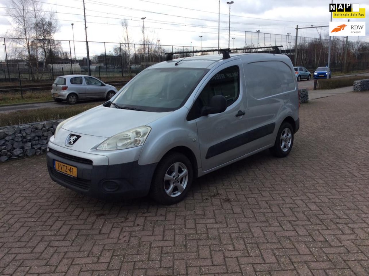 Peugeot Partner - 120 1.6 e-HDI L1 XT Profit + - Trekhaak - APK 2026 - Airco - Onderhouds Historie - BTW Voe - AutoWereld.nl