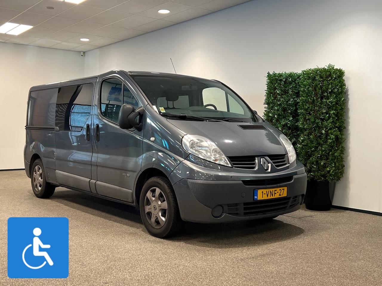 Renault Trafic - L2H1 Rolstoelbus - AutoWereld.nl