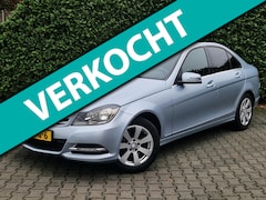 Mercedes-Benz C-klasse - 180 Premium Edition AUTOMAAT / Cruise control / Navigatie / ECC / Parkeersensoren