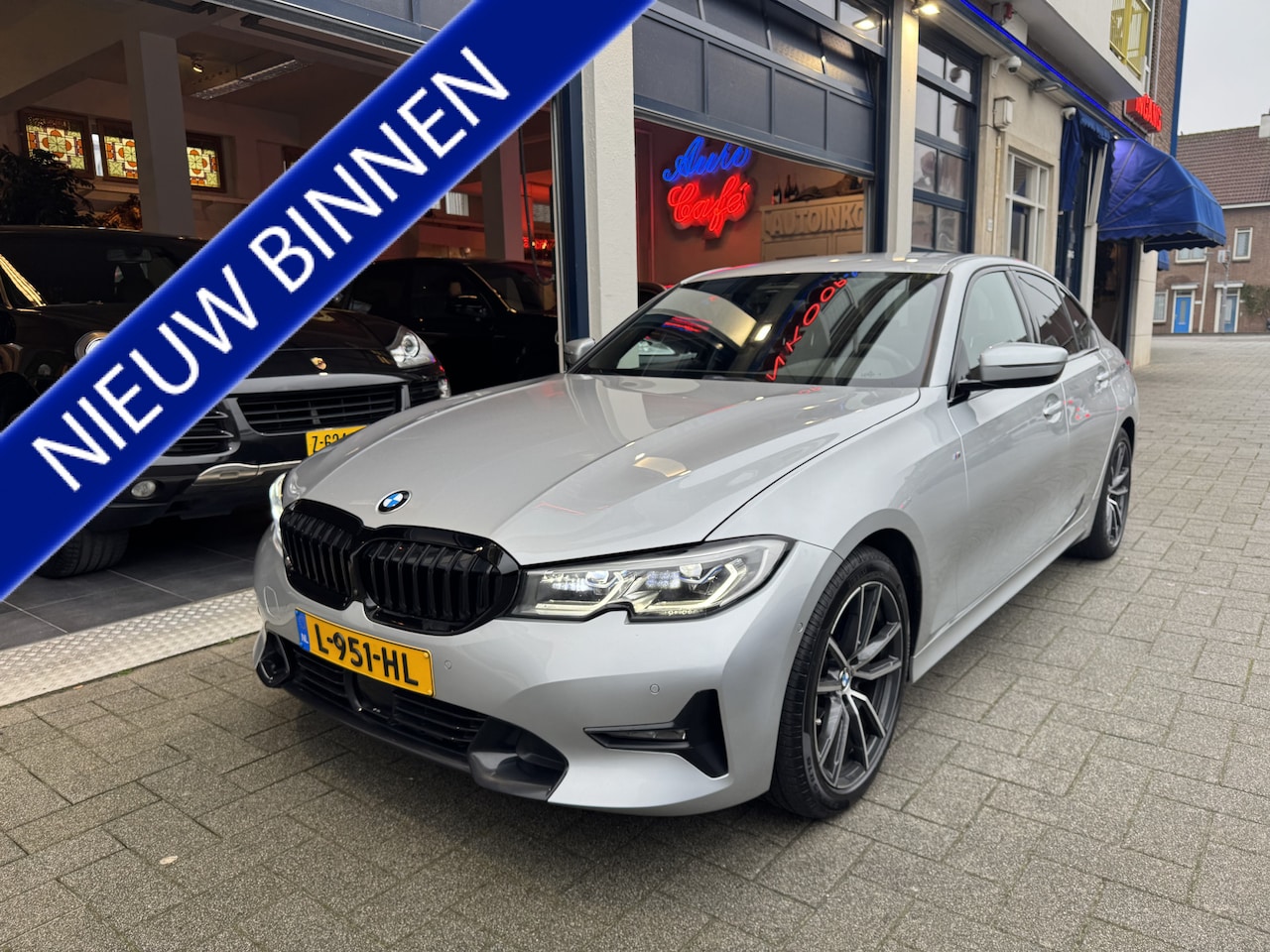 BMW 3-serie - 318i Business Edition Plus M-SPORT/NL AUTO - AutoWereld.nl