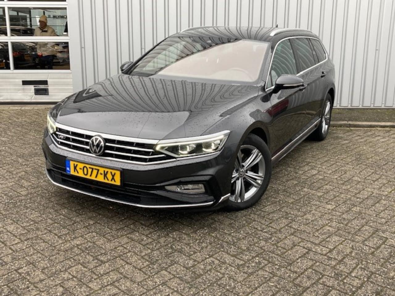 Volkswagen Passat Variant - 1.5 TSI 150pk DSG/AUT R-Line Business + | Adaptief cruise control | Navigatie | Matrix kop - AutoWereld.nl