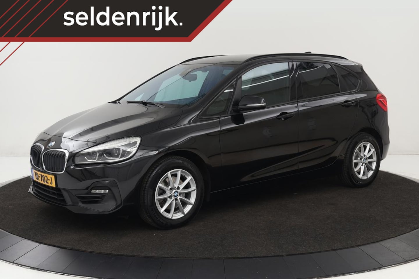 BMW 2-serie Active Tourer - 218i Executive | Stoelverwarming | Full LED | Sportstoelen | Navigatie | Climate control | - AutoWereld.nl