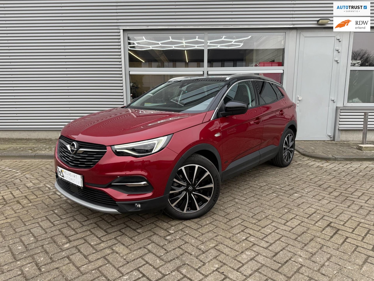 Opel Grandland X - 1.6 Turbo Hybrid Ultimate TREHKAAK l LEDER - AutoWereld.nl