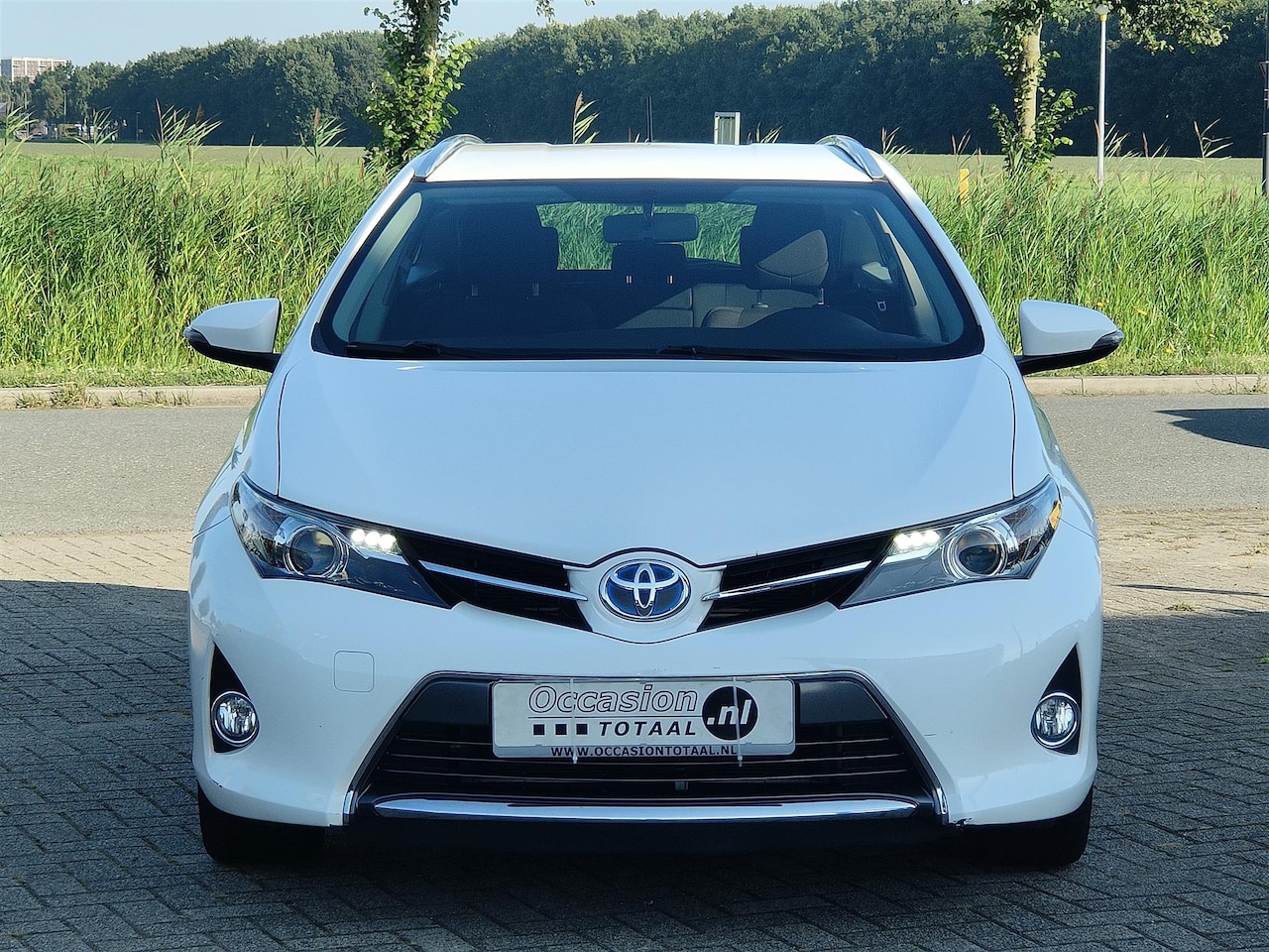 Toyota Auris Touring Sports - 1.8 Hybrid Dynamic | Camera | Cruise | Navigatie - AutoWereld.nl