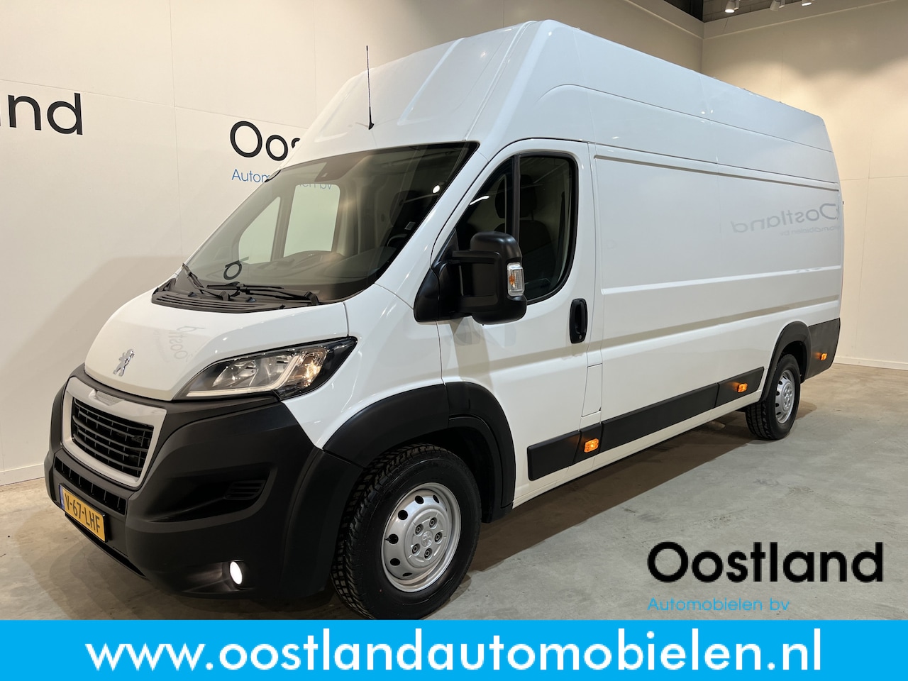 Peugeot Boxer - 435 2.2 BlueHDi 140 PK L4H3 / Airco / Cruise Control / Camera / Navigatie / 83.000 KM !! - AutoWereld.nl