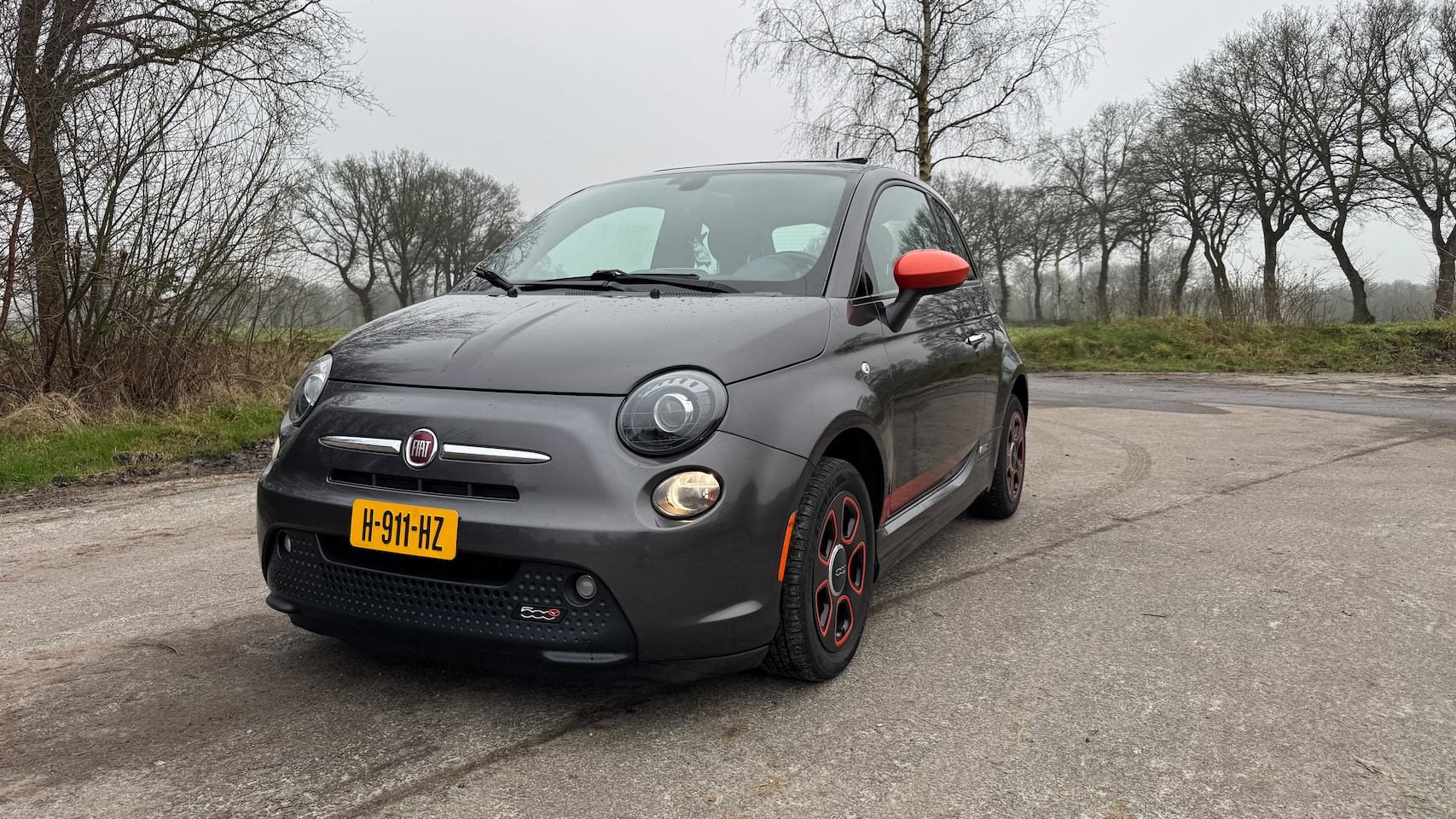 Fiat 500 - E 24kwh Sportuitvoering (getinte koplampen, rode accenten enz.) - AutoWereld.nl