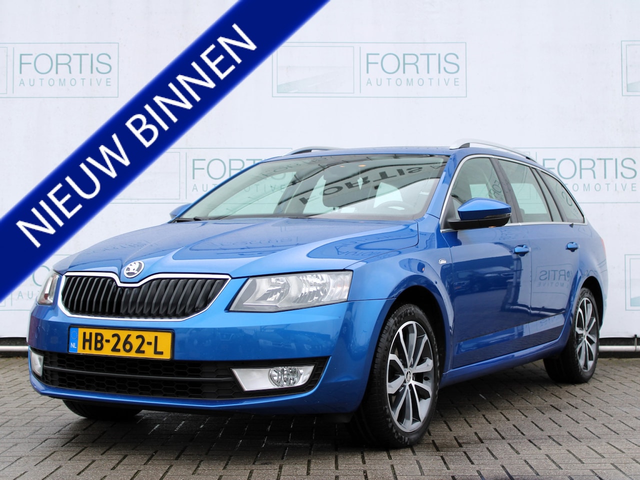 Skoda Octavia Combi - 1.6 TDI Greentech Edition Businessline NL AUTO | PANO | STOELVERW | TREKHAAK | - AutoWereld.nl